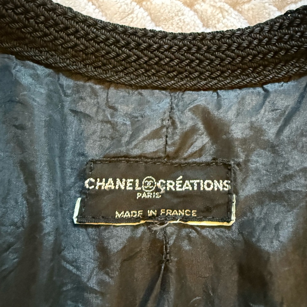 CHANEL Black Textured Blazer - Picture 2 of 15
